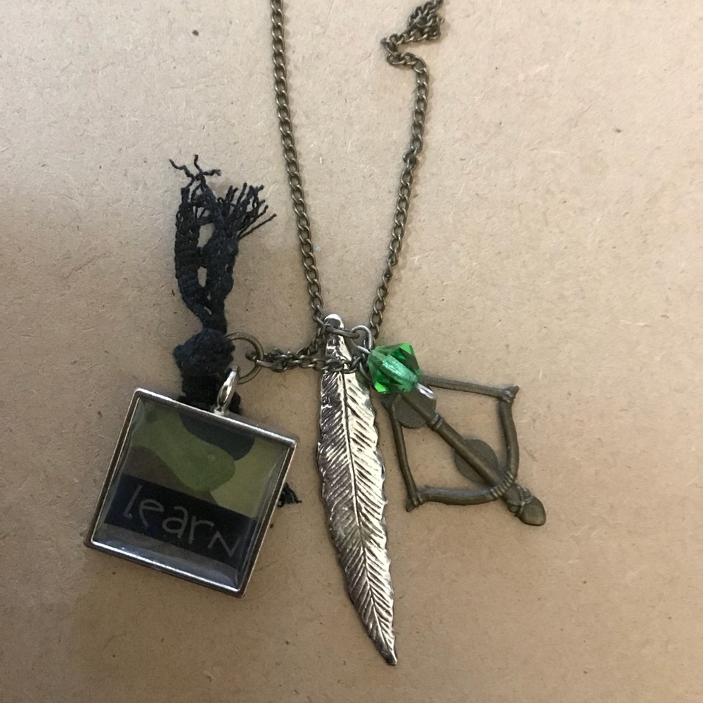 Learn necklace